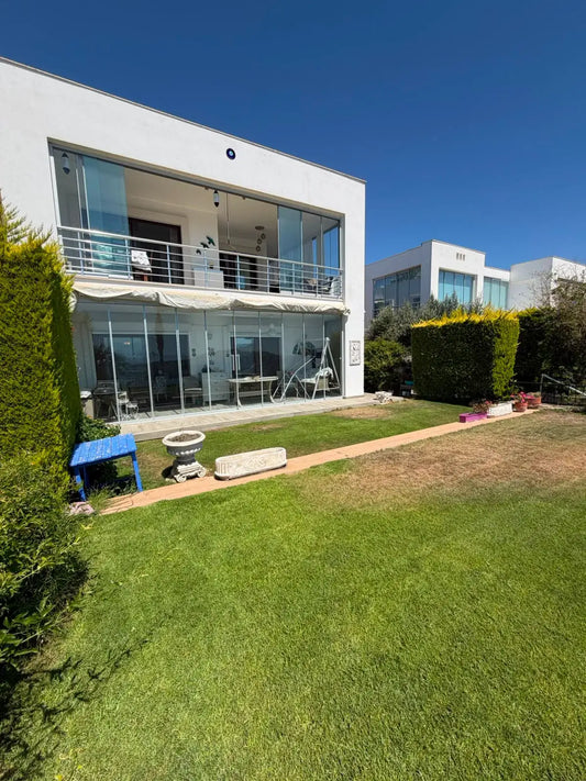 Erdgeschosswohnung mit Meerblick in Yalıkavak, Bodrum