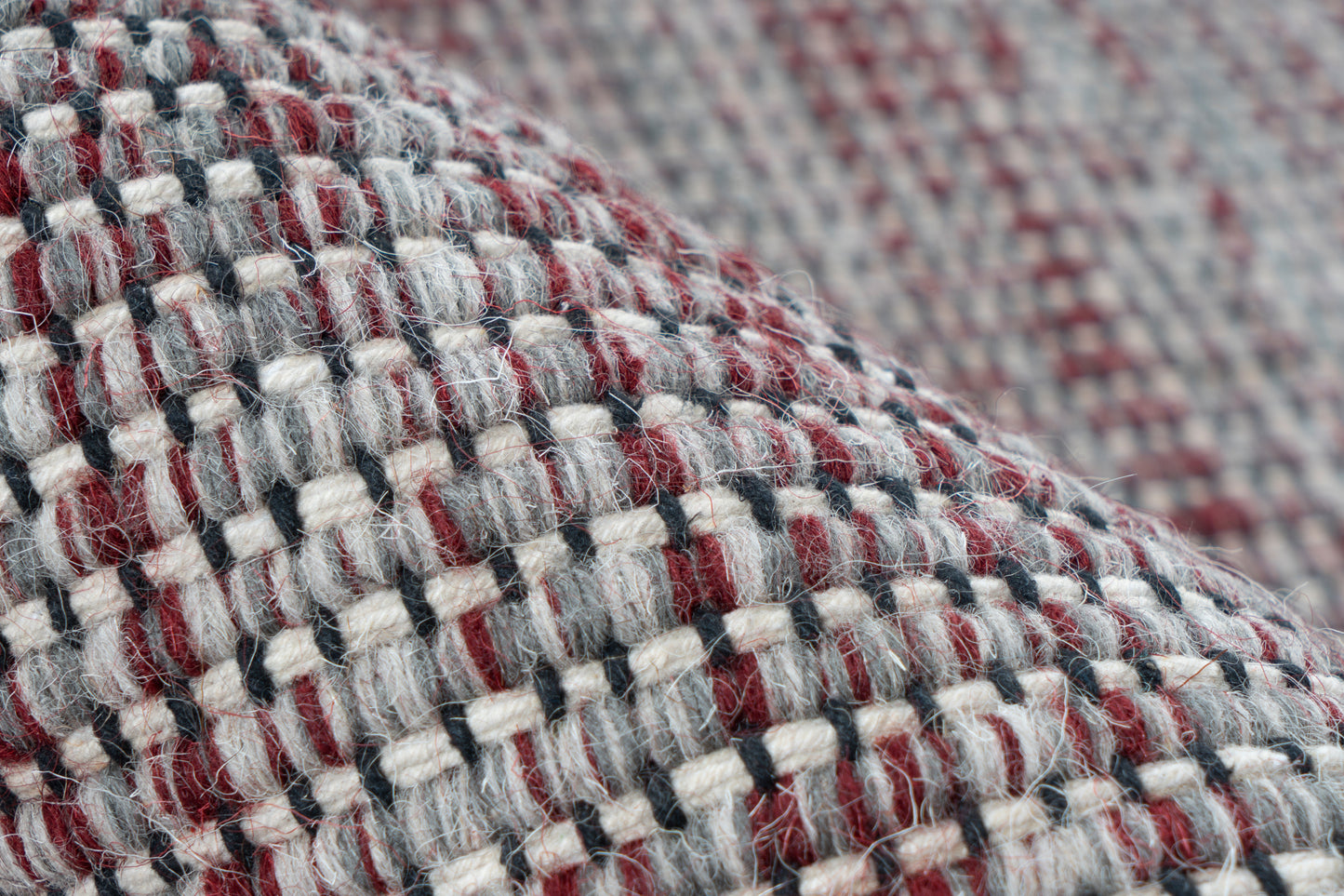 Nomad 8064 Grau / Rot 170cm x 240cm