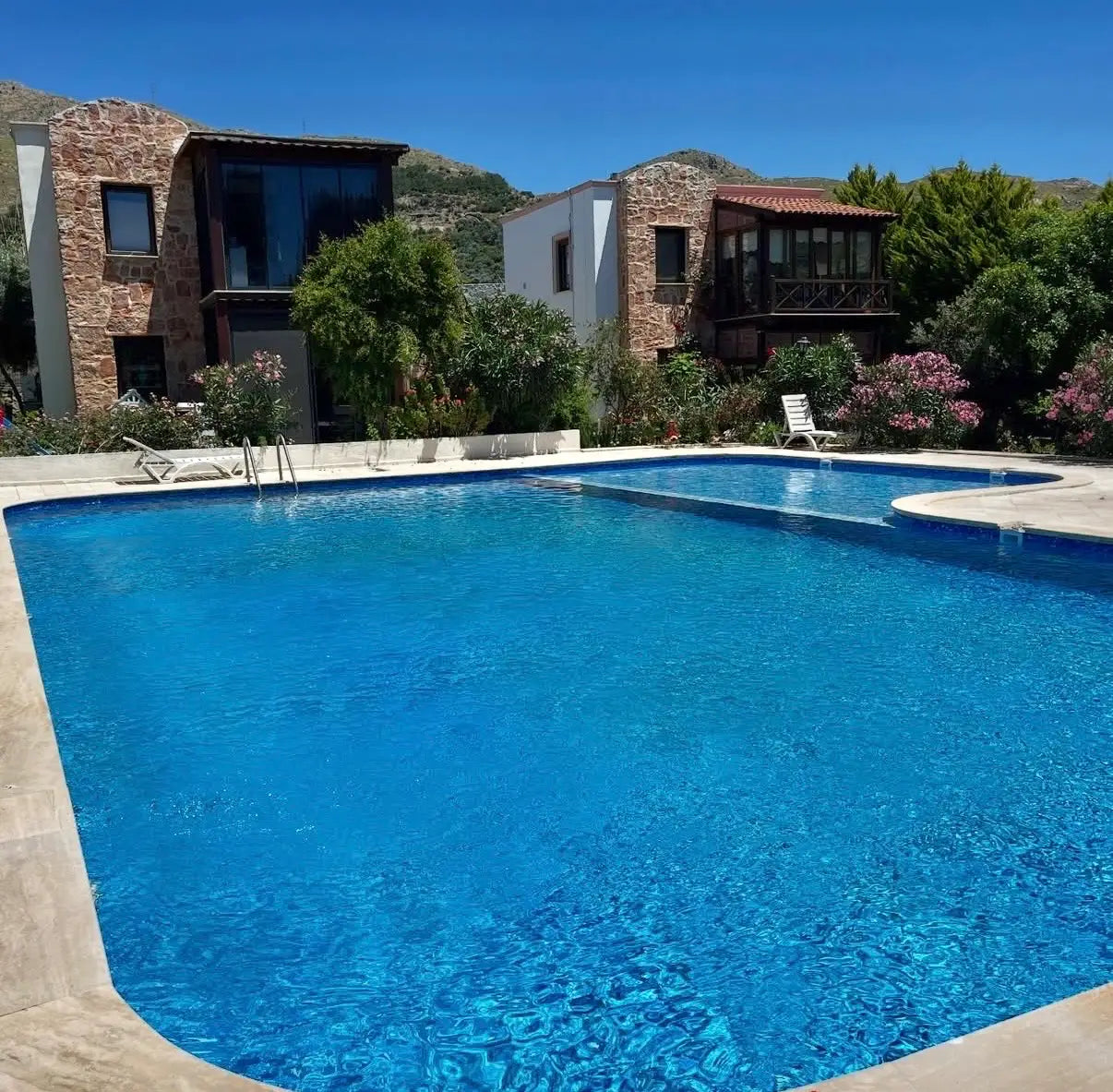 Freistehendes Haus mit Pool im Zentrum von Gümüşlük, Bodrum