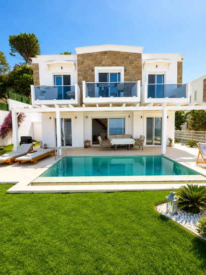 Freistehende Villa mit Pool und Meerblick in Meeresnähe, Bodrum