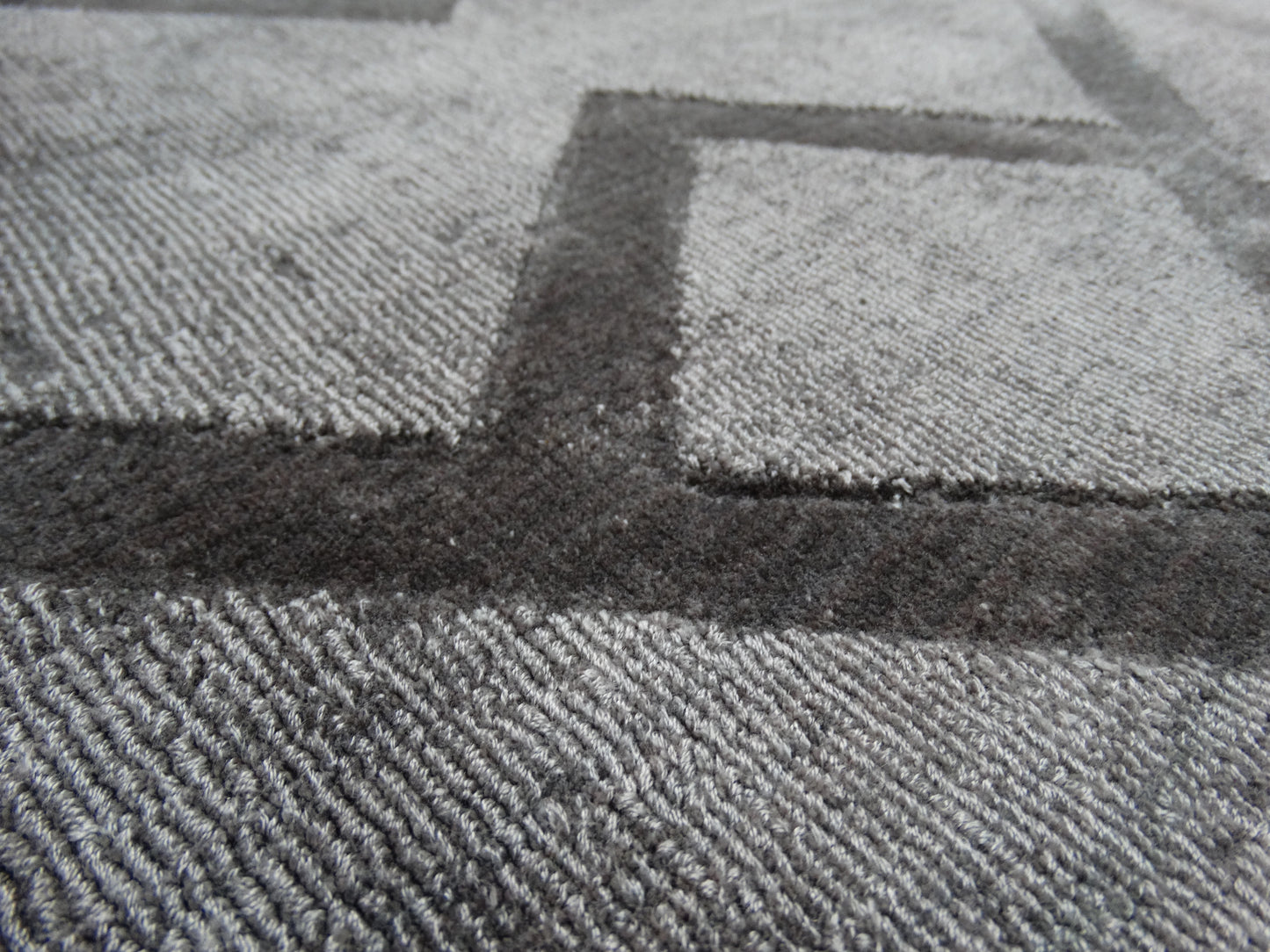 Luxury 310 Grau / Anthrazit 80cm x 150cm