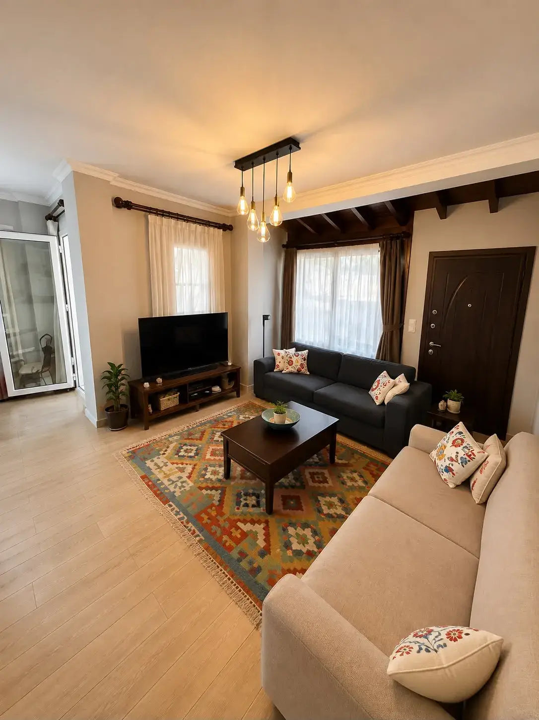 Erdgeschosswohnung 3-Zimmer mit Garten in Gümüşlük, Bodrum