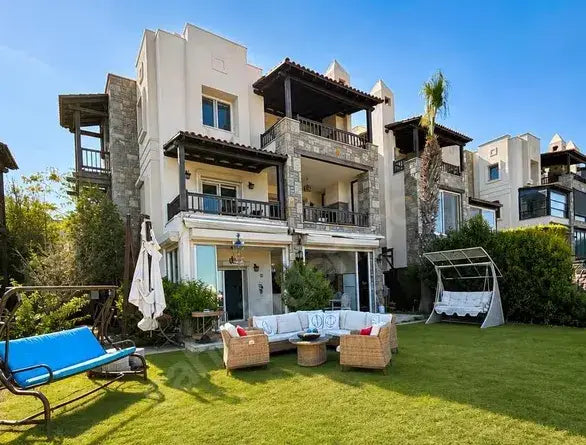 Gartenduplex mit Meerblick am Poolgelände in Yalıkavak, Bodrum