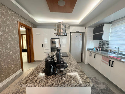 Luxuswohnung mit Pool, Kayseri