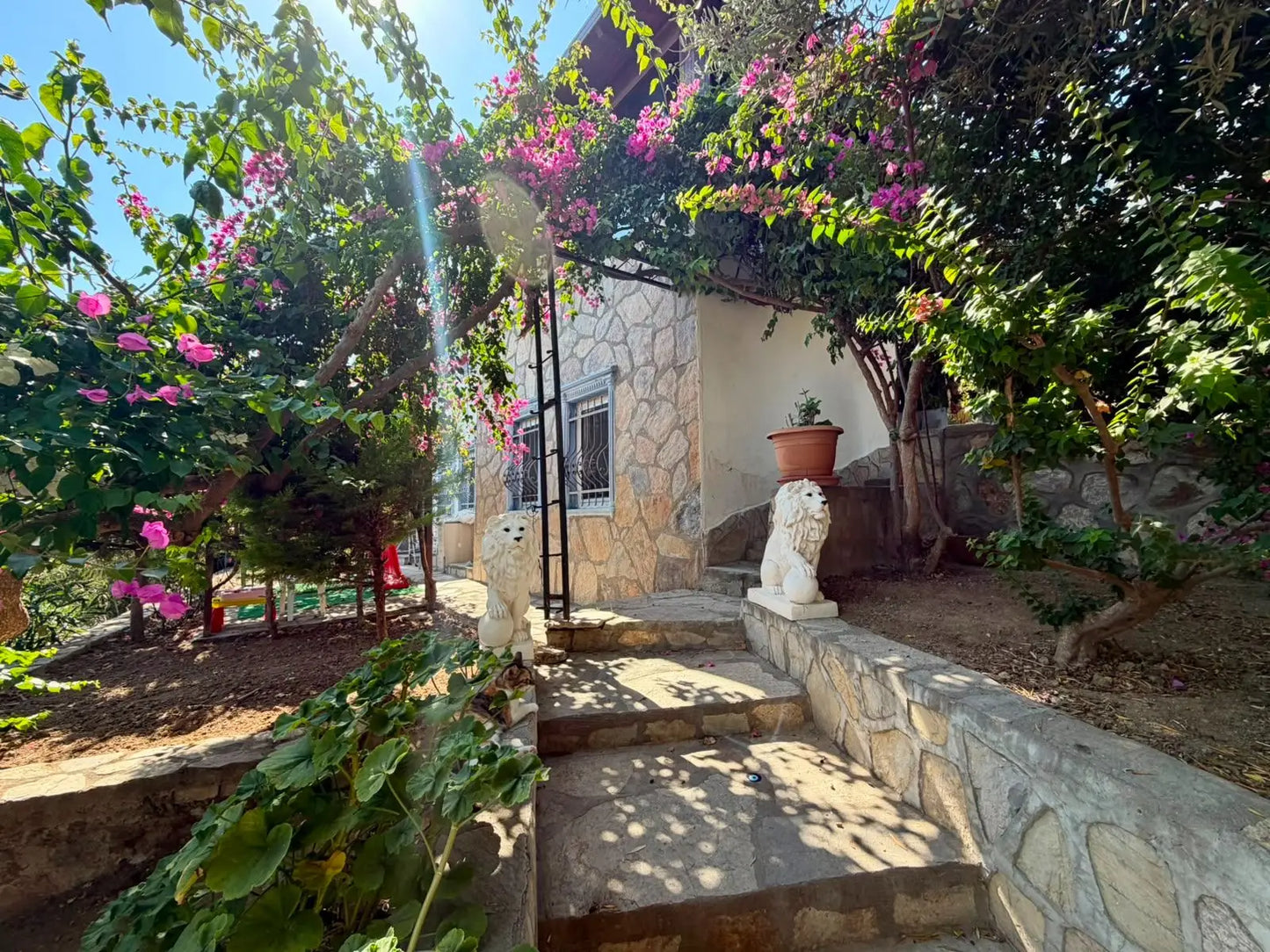 Strandvilla mit Meeresblick in Gümüşlük, in Bodrum