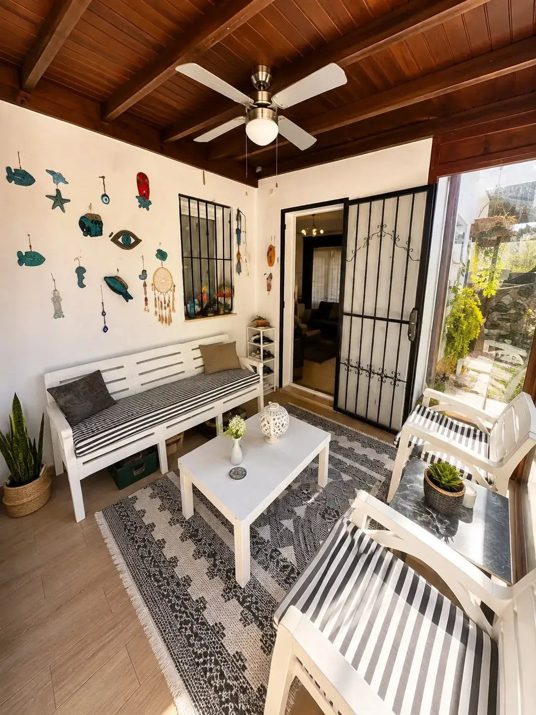 Erdgeschosswohnung 3-Zimmer mit Garten in Gümüşlük, Bodrum