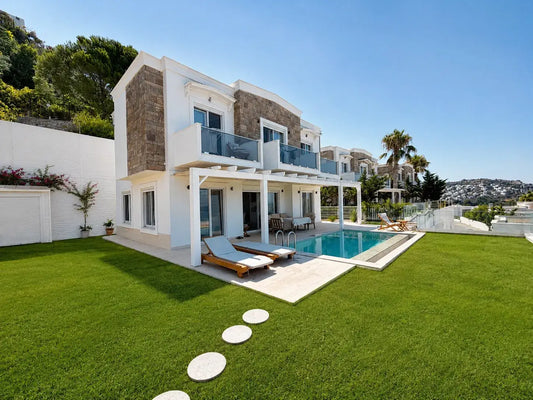 Freistehende Villa mit Pool und Meerblick in Meeresnähe, Bodrum