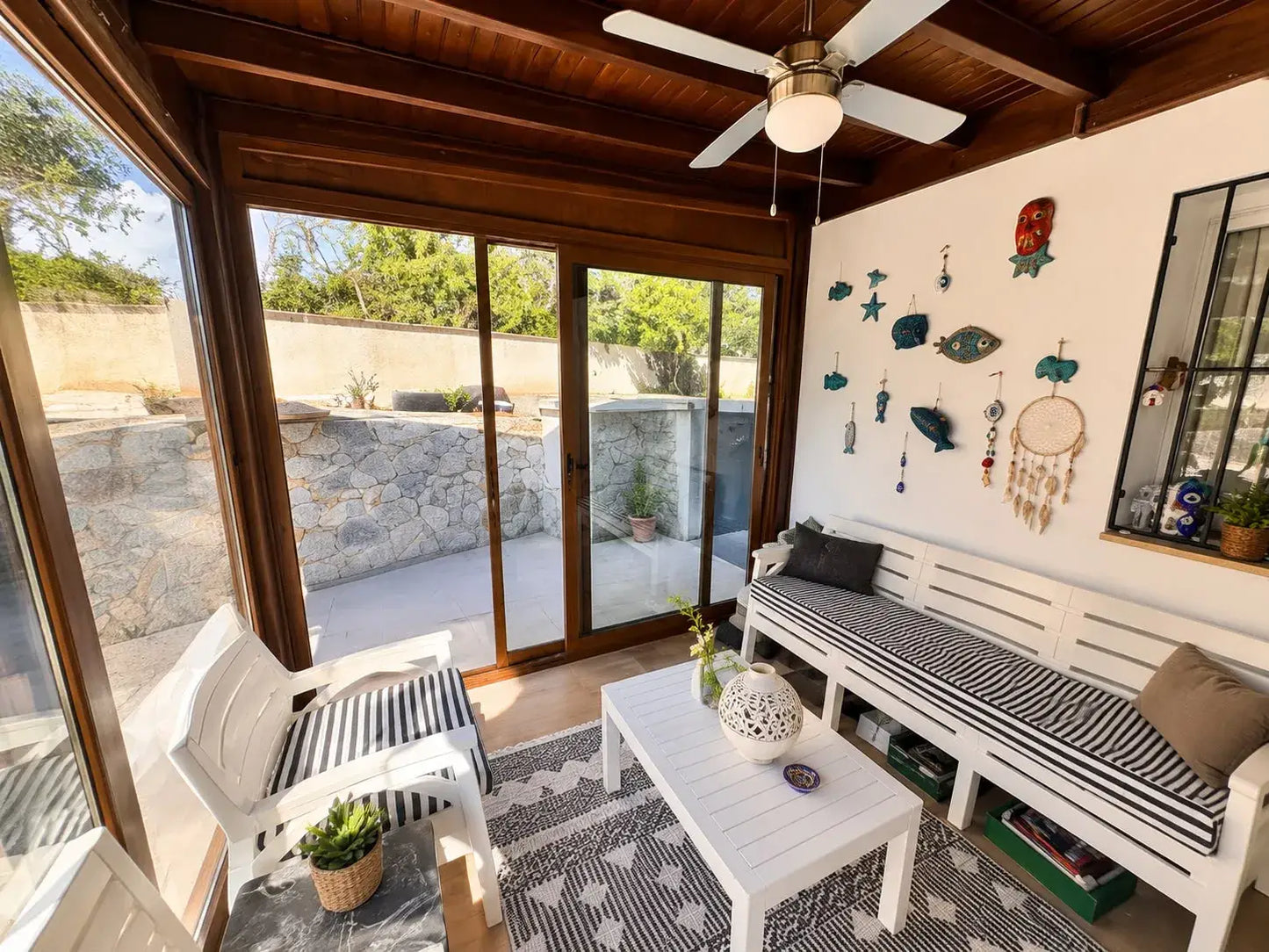 Erdgeschosswohnung 3-Zimmer mit Garten in Gümüşlük, Bodrum